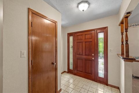 Tiny photo for 725 Laurel Avenue, Liberty, MO 64068 (MLS # 2620286)