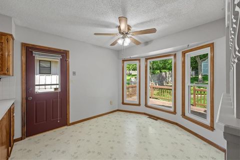 Tiny photo for 725 Laurel Avenue, Liberty, MO 64068 (MLS # 2620286)