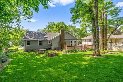 Tiny photo for 725 Laurel Avenue, Liberty, MO 64068 (MLS # 2620286)