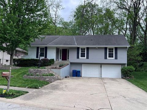 Tiny photo for 725 Laurel Avenue, Liberty, MO 64068 (MLS # 2620286)