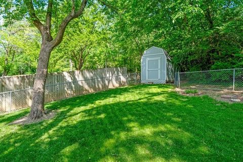 Tiny photo for 725 Laurel Avenue, Liberty, MO 64068 (MLS # 2620286)