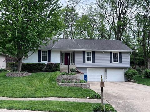 Photo of 725 Laurel Avenue, Liberty, MO 64068 (MLS # 2620286)