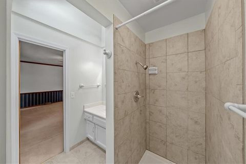 Tiny photo for 725 Laurel Avenue, Liberty, MO 64068 (MLS # 2620286)