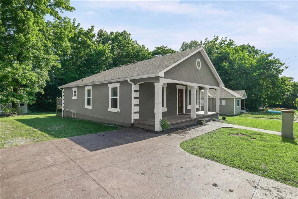 309 E Black Diamond Street