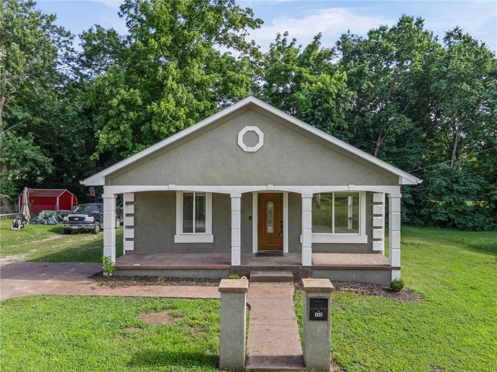309 E Black Diamond Street