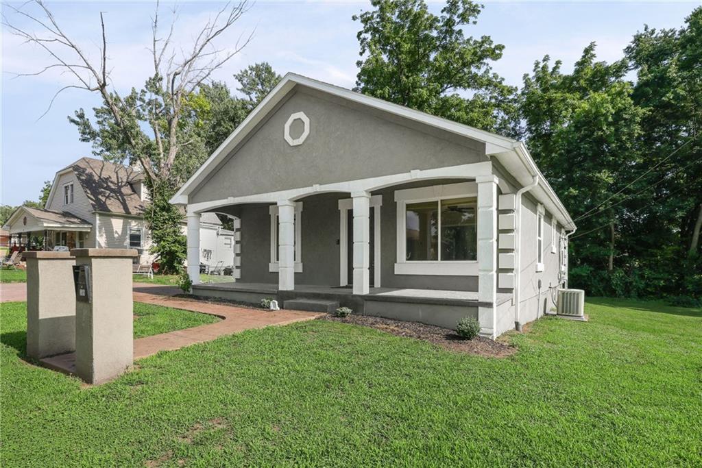 309 E Black Diamond Street