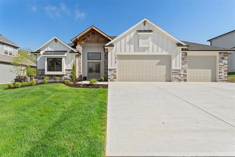 1616 SW 27th Street Lee's Summit MO 64082