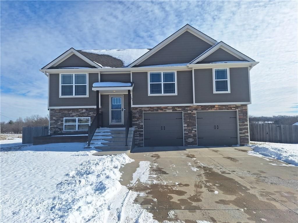 Photo of 101 Lisa Avenue, Lathrop, MO 64465 (MLS # 2598437)