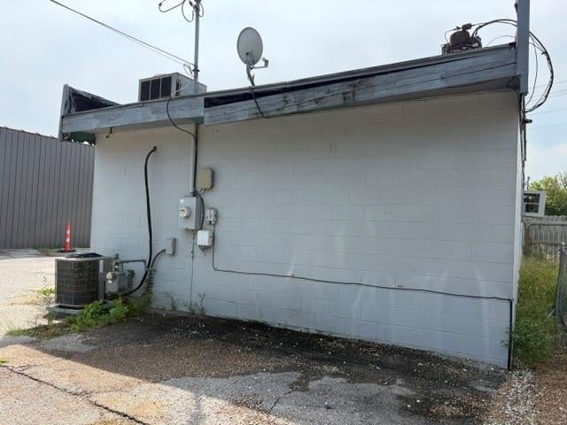 1421 Main Street