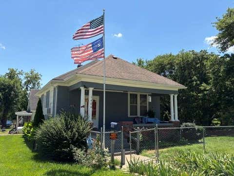 Photo of 1400 Santa Fe Street, Atchison, KS 66041 (MLS # 2627029)