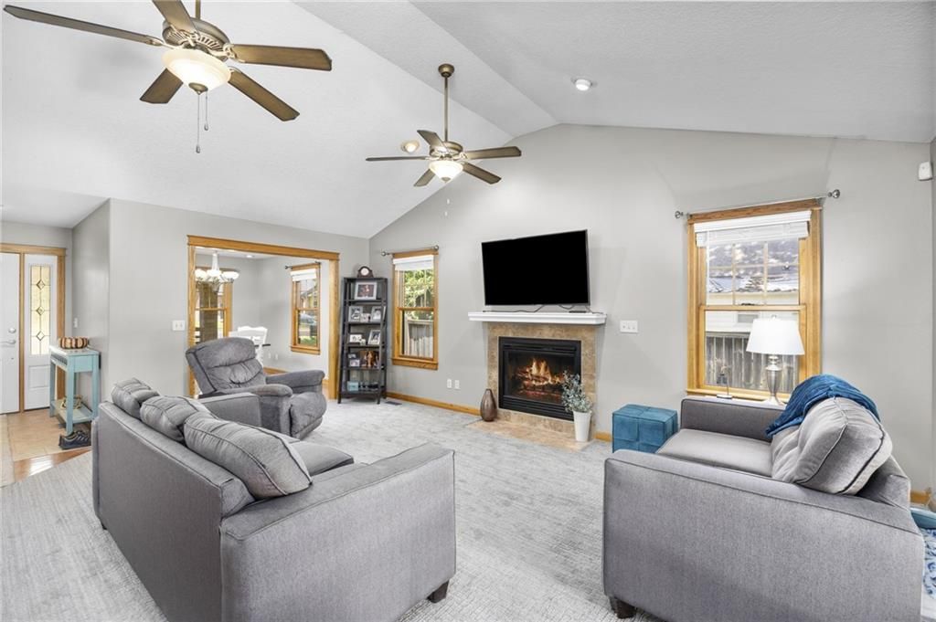 Photo of 102 E Leighton Street, Frontenac, KS 66763 (MLS # 2618449)