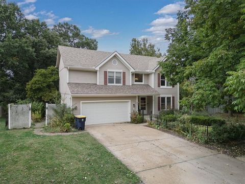 Photo of 4214 NW 78th Street, Kansas City, MO 64151 (MLS # 2581494)