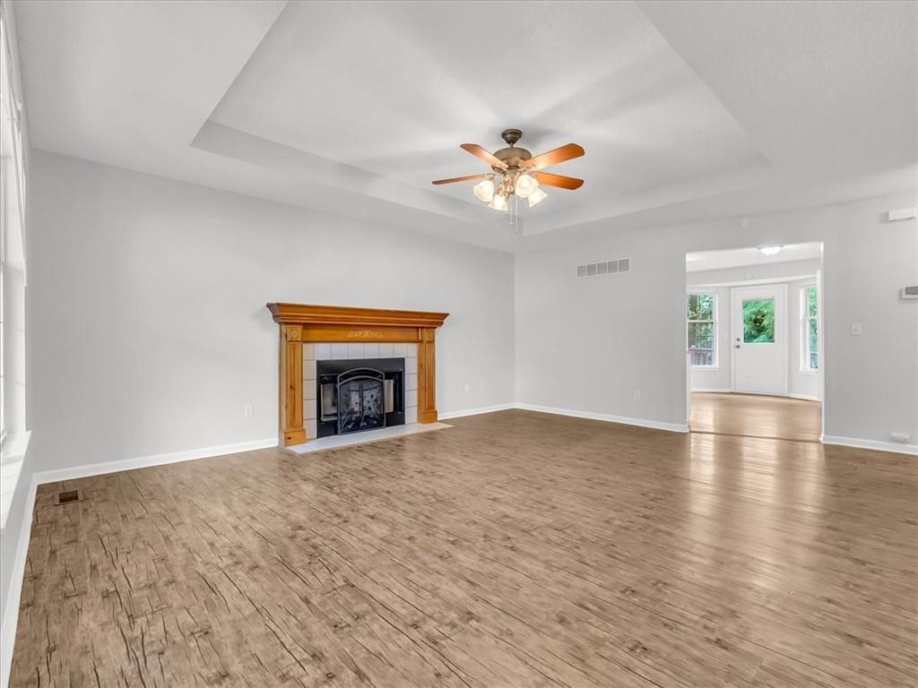 1914 S LESLIE Drive
