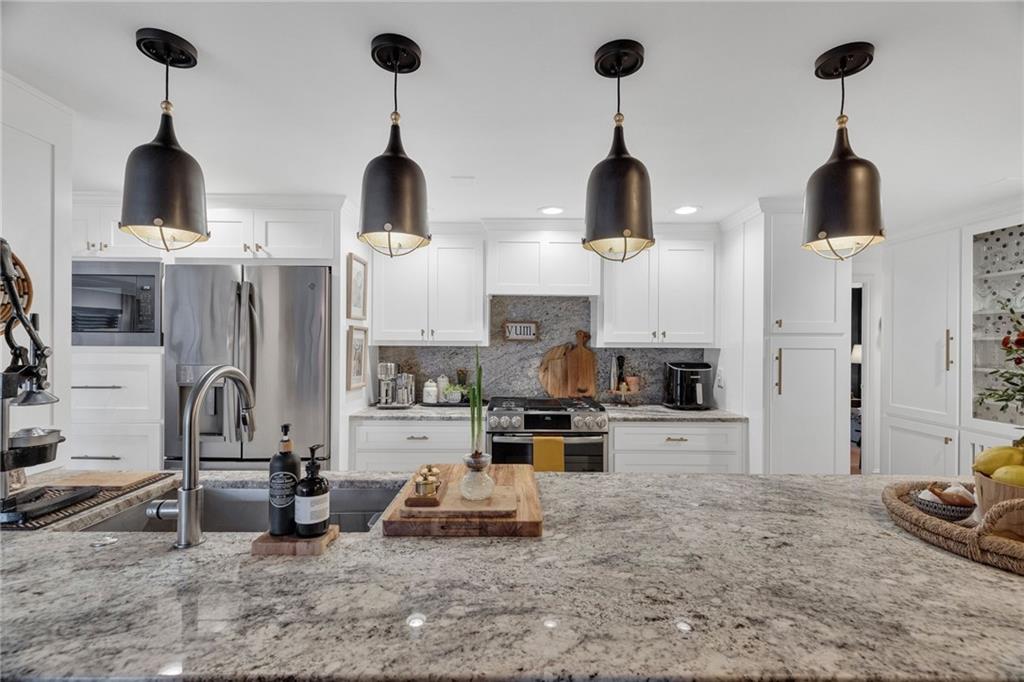 4740 Roanoke Parkway 305