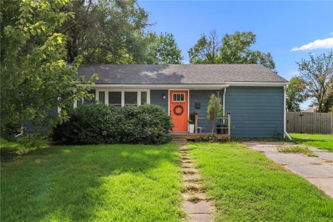 Photo of 709 W Poor Street, Olathe, KS 66061 (MLS # 2642355)