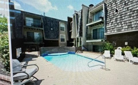 3602 Gillham Road 4 Kansas City MO 64111