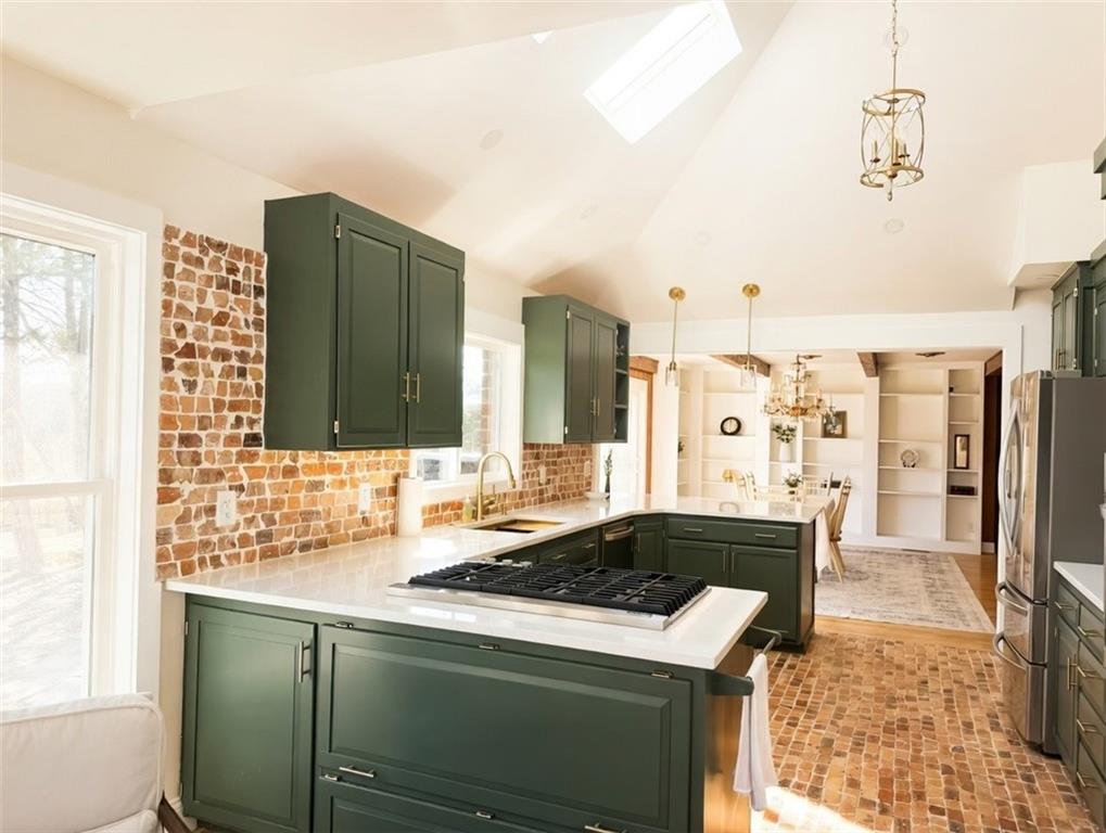 107 E Santa Fe Trail 11