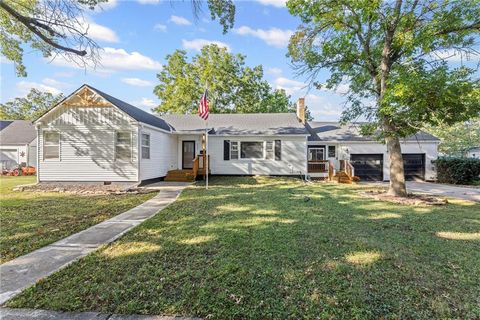 227 W 2nd Avenue, Garnett, KS 66032 - MLS#: 2574694