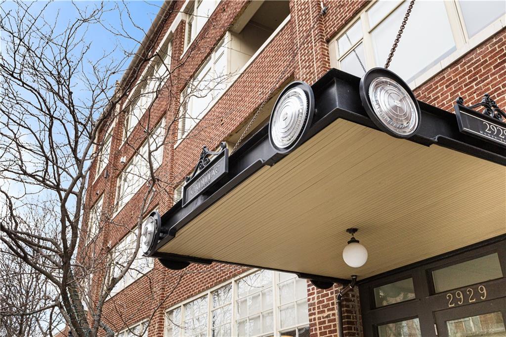 2929 McGee Trafficway 305