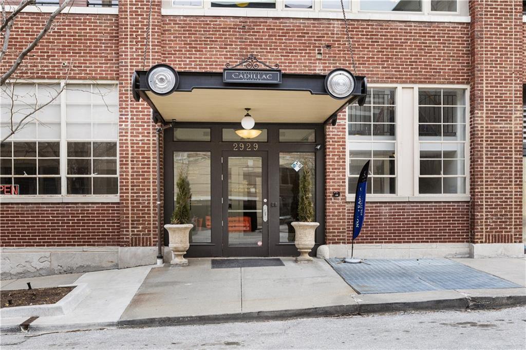 2929 McGee Trafficway 305