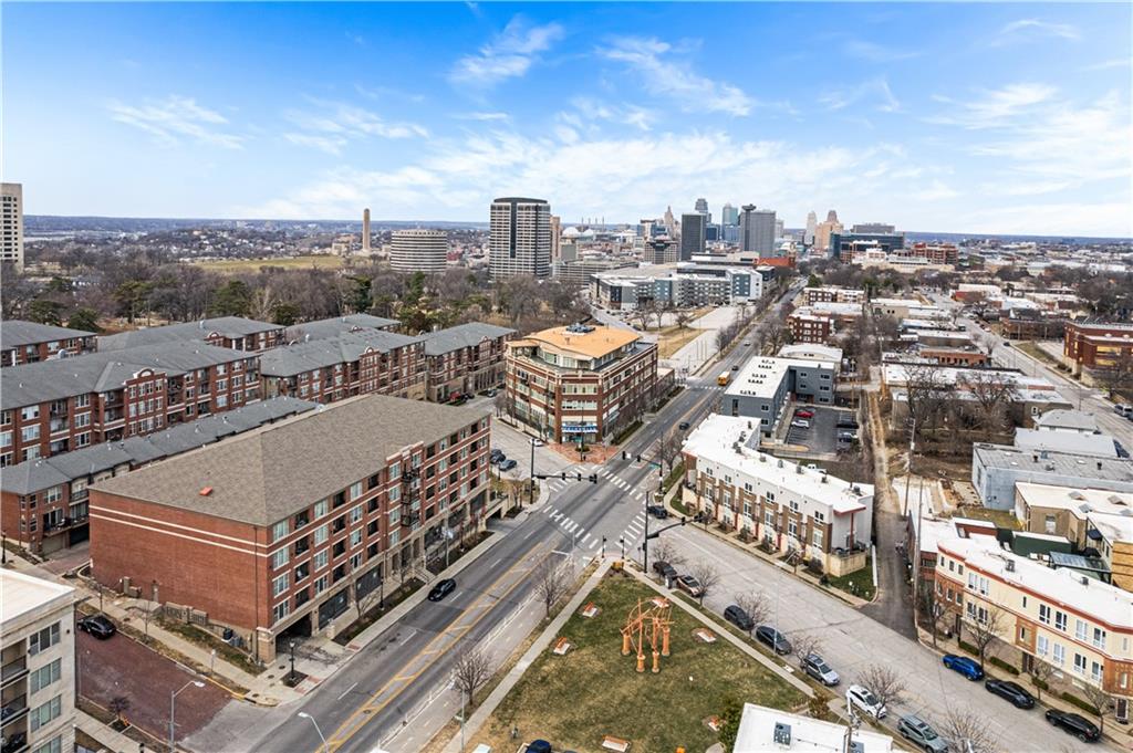 2929 McGee Trafficway 305