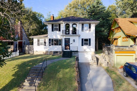 Photo of 5828 Paseo Boulevard, Kansas City, MO 64110 (MLS # 2648104)