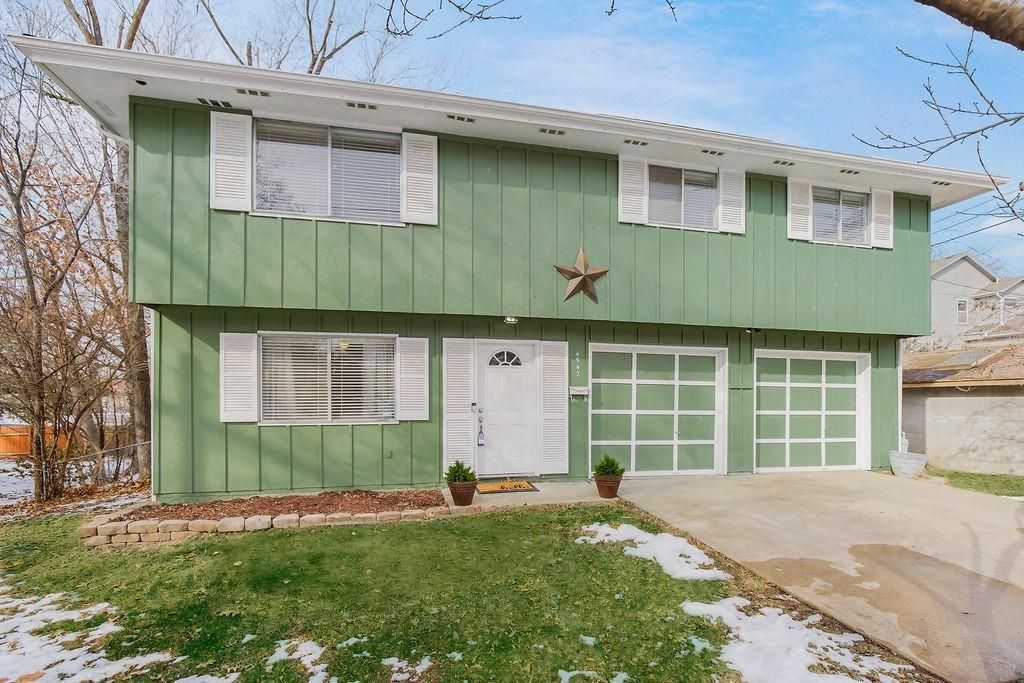 Photo of 4542 W 50th Street, Roeland Park, KS 66205 (MLS # 2599217)