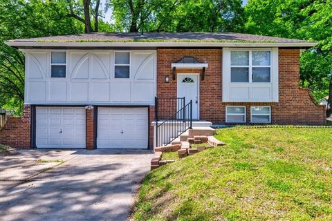 209 SW Queens Lane Blue Springs MO 64014