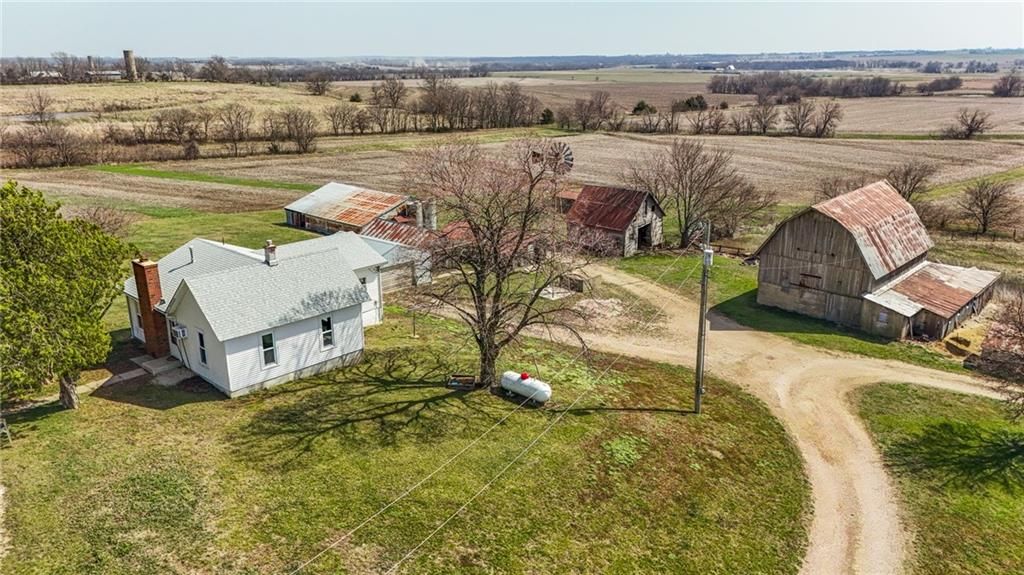 Photo of 451 N 200 Road, Overbrook, KS 66524 (MLS # 2609034)