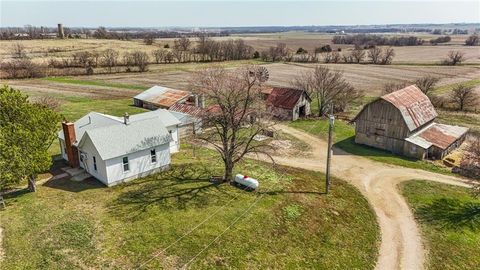 451 N 200 Road Overbrook KS 66524