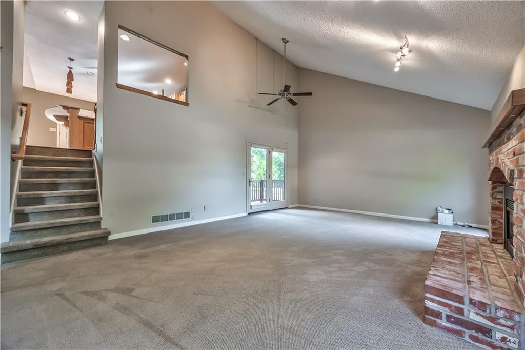 6919 Hallet Drive