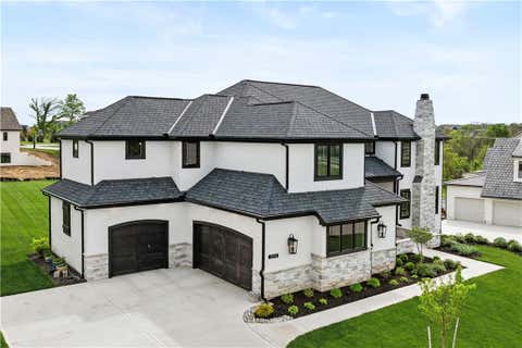 Photo of 11705 W 170th Street, Overland Park, KS 66221 (MLS # 2629224)