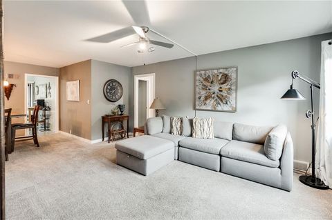 462 W 104th #B Street B Kansas City MO 64114