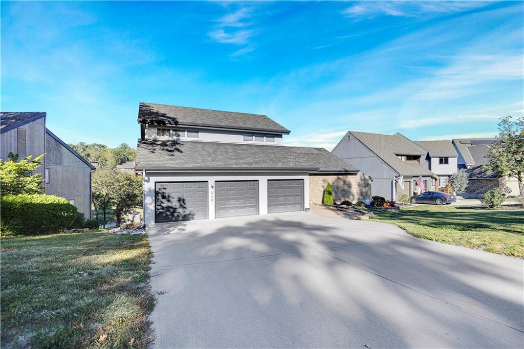 220 NW Locust Street