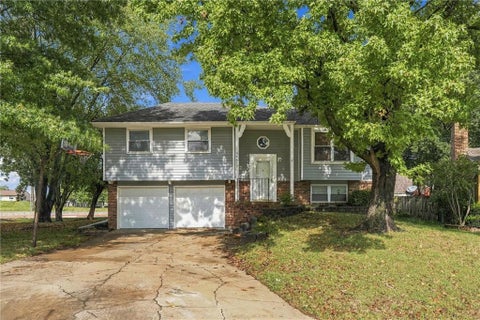 Photo of 16612 W 125th Street, Olathe, KS 66062 (MLS # 2642523)