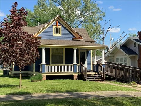Photo of 209 S Oak Street, Iola, KS 66749 (MLS # 2615887)