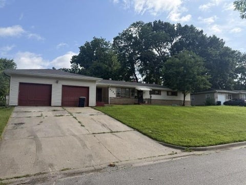 Photo of 3104 E 53RD Street, Kansas City, MO 64130 (MLS # 2628877)