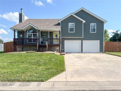 Photo of 404 E Colony Avenue, East Lynne, MO 64743 (MLS # 2628727)
