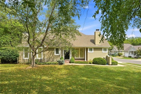 Photo of 12440 Long Street, Overland Park, KS 66215 (MLS # 2641596)