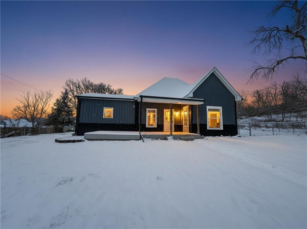 Photo of 428 Walnut Street, Guilford, MO 64457 (MLS # 2591935)