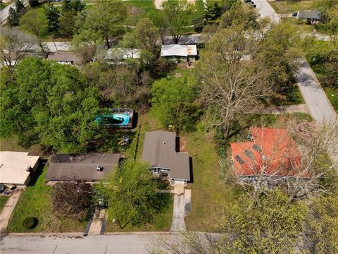 Tiny photo for 706 W Brown Street, Liberty, MO 64068 (MLS # 2614461)