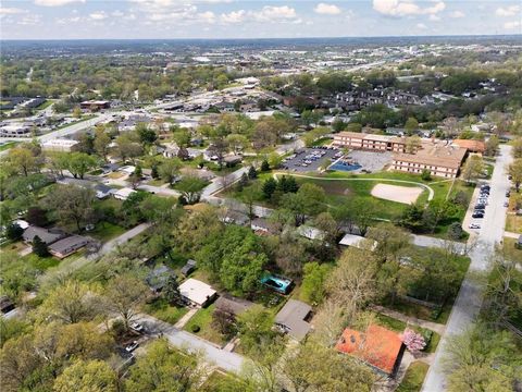 Tiny photo for 706 W Brown Street, Liberty, MO 64068 (MLS # 2614461)