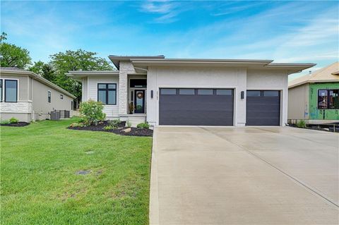 Photo of 25102 W 98th Place, Lenexa, KS 66227 (MLS # 2617579)