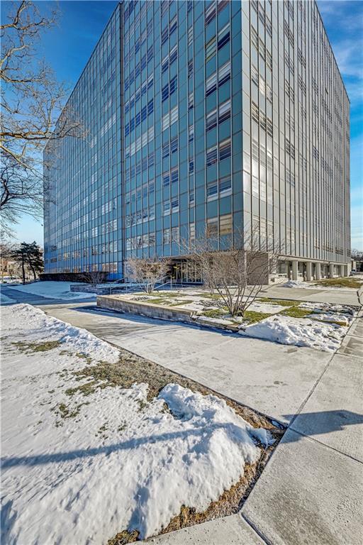 333 W MEYER Boulevard 214
