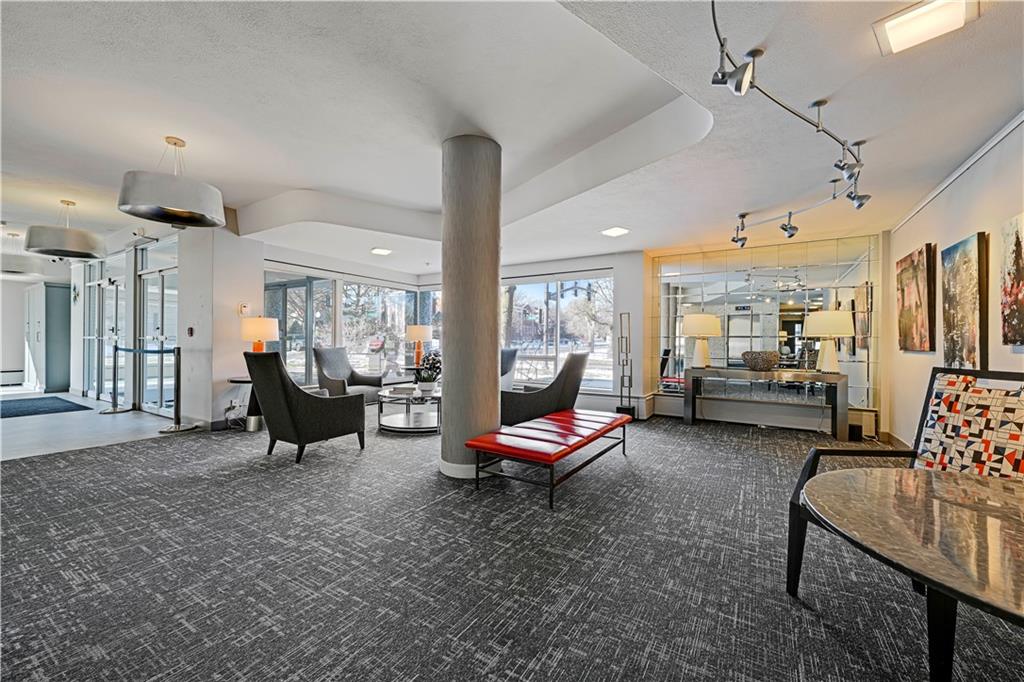 333 W MEYER Boulevard 214