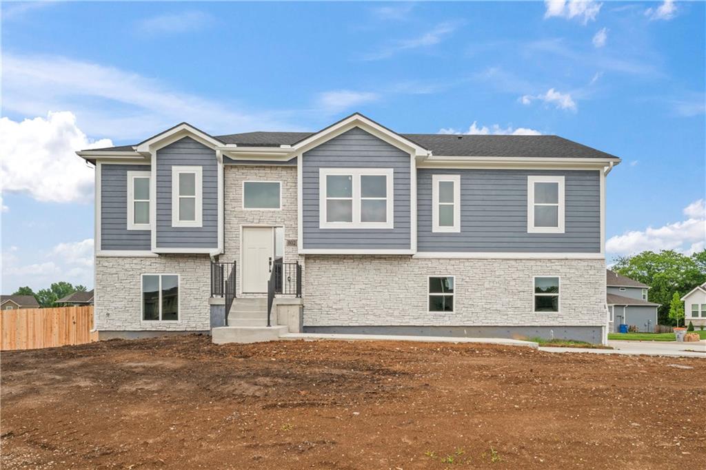 802 W Rader Street