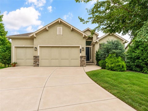 Photo of 2203 W 132nd Street, Leawood, KS 66209 (MLS # 2643655)