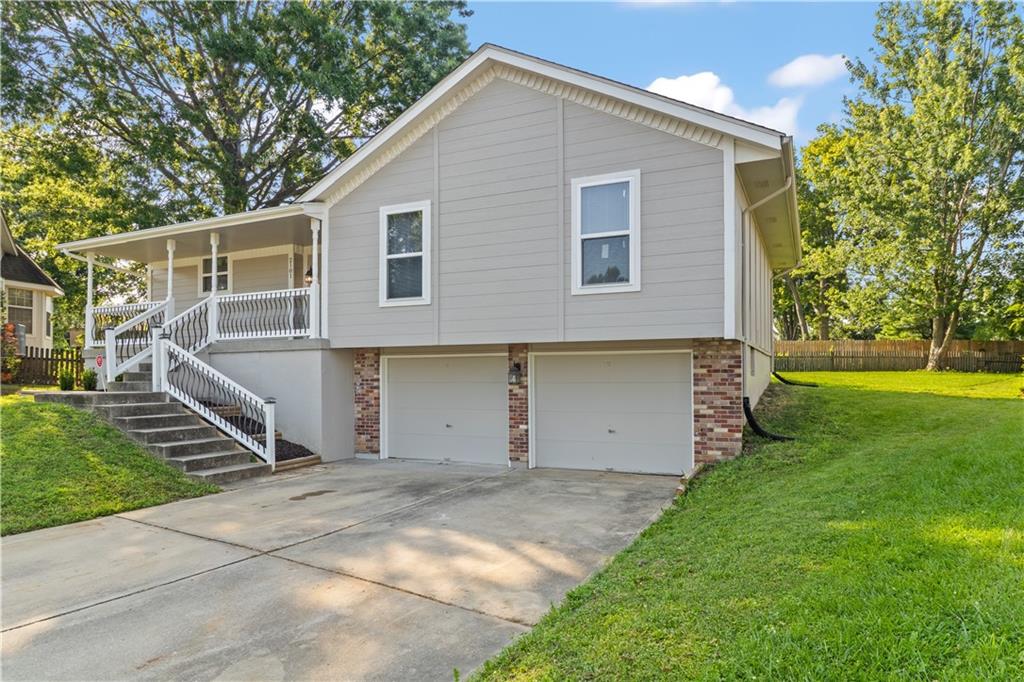 2101 NW Hidden Pointe Court