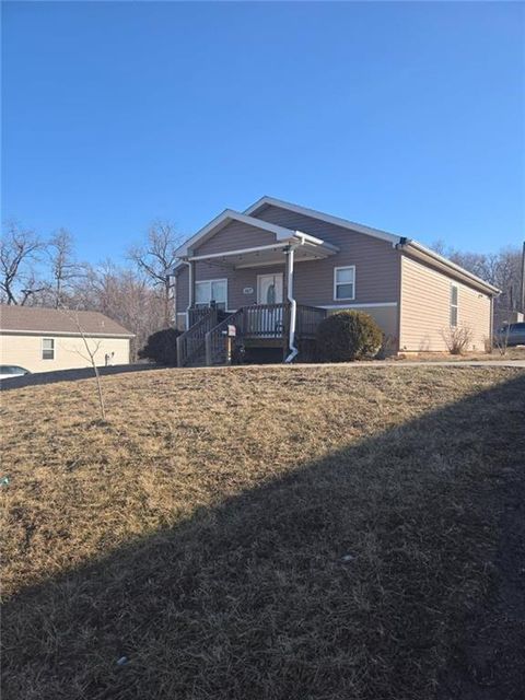 1607 S 14th Street St Joseph MO 64503