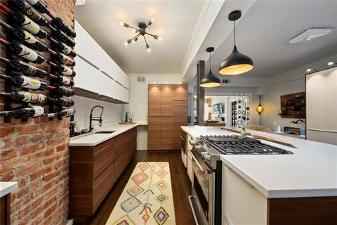 Photo of 4436 J C Nichols Parkway #1 S, Kansas City, MO 64111 (MLS # 2612993)